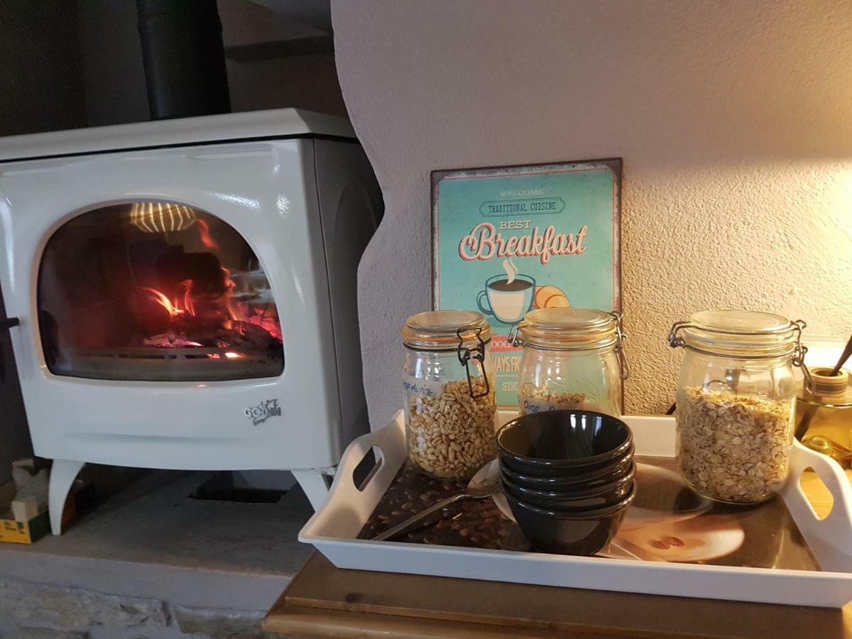 Comberjon Domaine Le Puits Du Moulin B&B 외부 사진